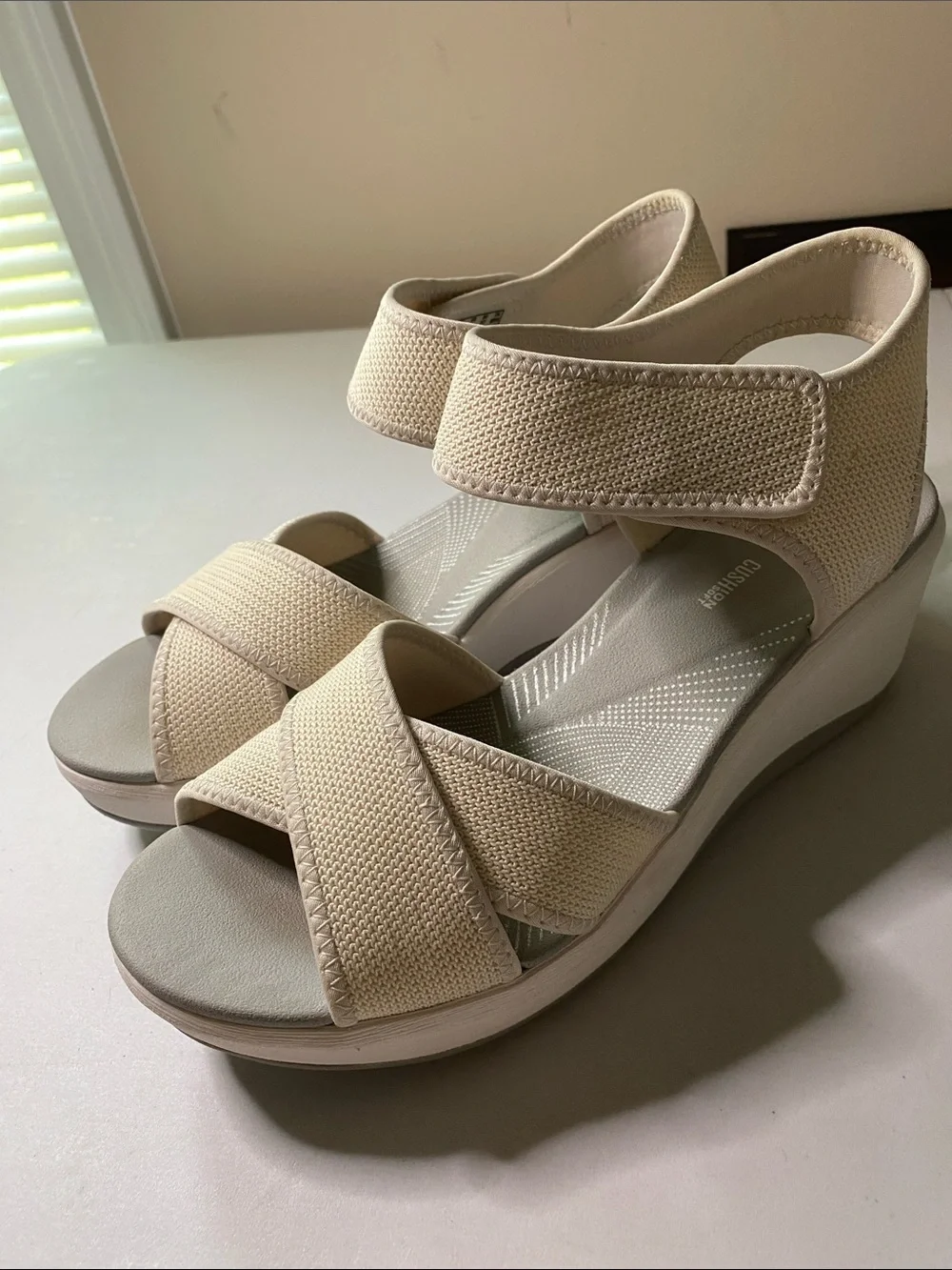 Clarks Cream Beige Wedge Sandals with Hook-and-Loop Straps 6.5W